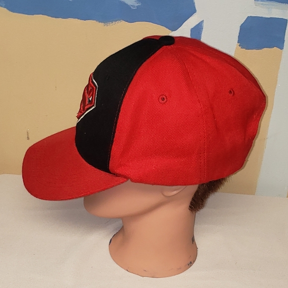 4 marvel themed hats - Picture 10 of 16